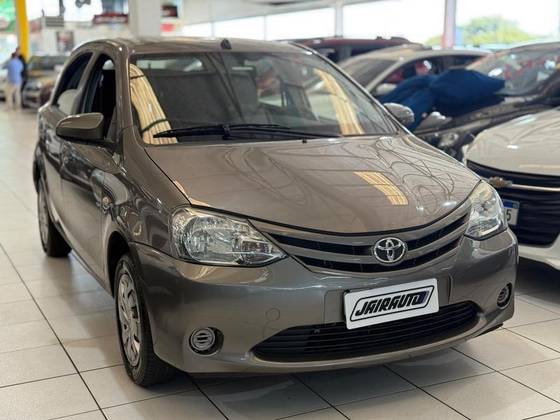TOYOTA ETIOS 1.5 XS 16V FLEX 4P AUTOMÁTICO TOYOTA ETIOS 1.5 XS 16V FLEX 4P AUTOMÁTICO